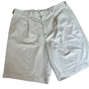 Nike Men's Golf FITDRY Pleated Chino Khaki Shorts Size 38 GUC